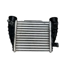 Audi A4 B7 8E avant r.v. 2007 pravý intercooler 8E0145806M