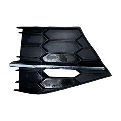 Škoda Superb 3 kombi r.v. 2016 pravá mřížka nárazníku 3V0853666