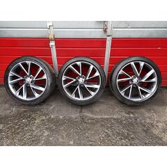 Škoda kola 235/40 ZR19 letni pneu 2,4mm 3V0601025AP 8Jx19H2 ET44