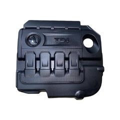 VW Passat B8 kombi r.v. 2017 horní kryt motoru CRLB 04L103954T