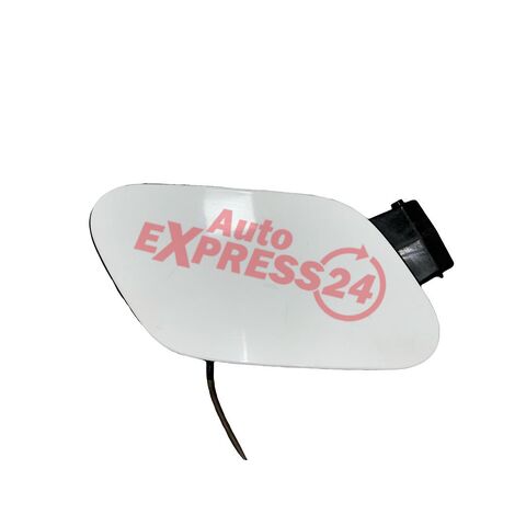 VW Golf 7 R-Line hatchback r.v. 2015 bílá metalíza kód barvy LC9A víko nádrže 5G0809857