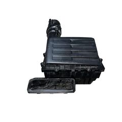 VW Passat B8 kombi r.v. 2015 filtrbox 5Q0129607AA 5Q0129601AC