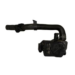 VW Transporter T6 Caravelle kombi r.v. 2022 hadice chladicí kapaliny 7LA122096B