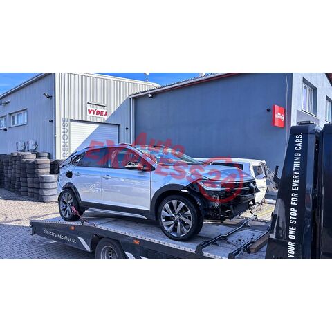 Vůz na náhradní díly VW Taigo hatchback 2025 DXDB VSY LA7W