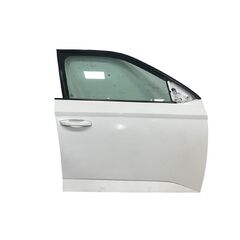 Škoda Fabia 3 kombi r.v. 2018 bílá barva kód barvy LF9E 1026 9P9P pravé přední dveře