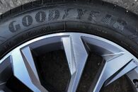 VW kola 215/55 R17 letní pneu 2,43mm DOT1618 7Jx17H2 ET40 3G0601025G
