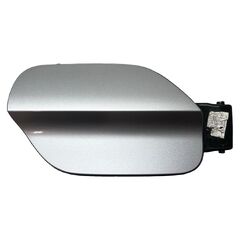 VW Passat B8 kombi r.v. 2015 stříbrná metalíza kód barvy LB7W víko nádrže