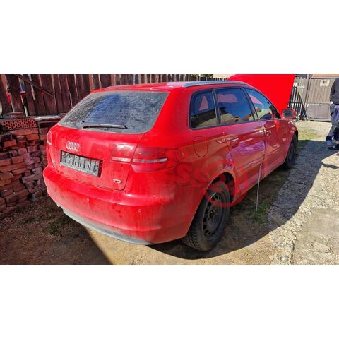 Vůz na náhradní díly Audi A3 8P Sportback FL 2011 CAYC LUB LZ3M