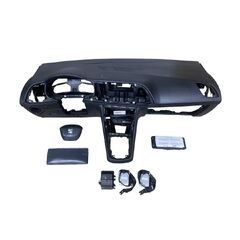 Seat Leon 5F ST kombi r.v. 2017 černá palubní deska