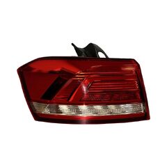 VW Passat B8 kombi r.v. 2015 levé zadní vnější světlo