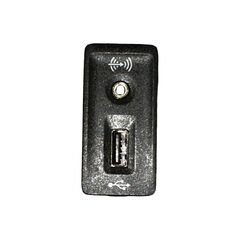 VW Passat B8 kombi r.v. 2015 zásuvka připojení USB a AUX-IN 5G0035222F