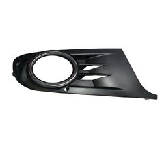 VW Golf 6 kombi r.v. 2010 pravá mřížka předního nárazníku