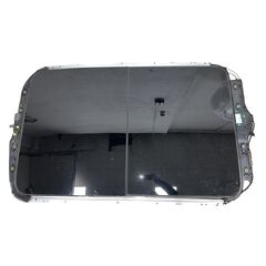 Škoda Superb 2 kombi r.v. 2011 panoramatické střešní okno 7N0877041