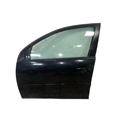 VW Golf 5 hatchback r.v. 2007 černá metalíza kód barvy LC9Z levé přední dveře