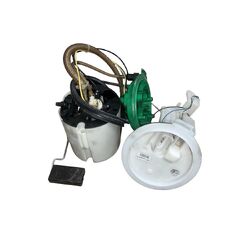 Audi RS4 B7 8E sedan r.v. 2007 palivové čerpadlo nádrže 8E0201317R 8E0919051AK