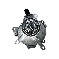 VW Golf 5 GTI hatchback r.v. 2006 podtlakové čerpadlo AXX 06D145100H