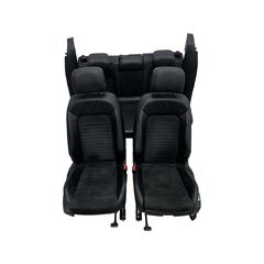 VW Passat B8 kombi r.v. 2015 sedačky černá kůže v kombinaci s alcantarou