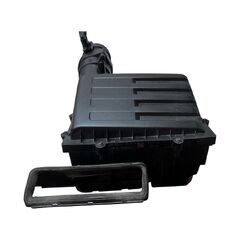 VW Passat B8 kombi r.v. 2015 filtrbox 5Q0129607 5Q0129601AH