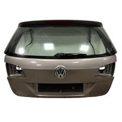 VW Passat B7 kombi r.v. 2012 světle hnědá metalíza kód barvy LA8X páté dveře