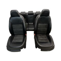 Škoda Octavia 2 facelift kombi Laurin a Klement r.v. 2011  sedačky