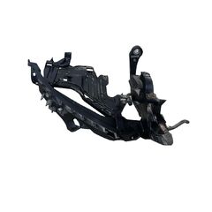 Audi A4 B8 8K allroad avant r.v. 2010 pravý držák světlometu 8K0805608A