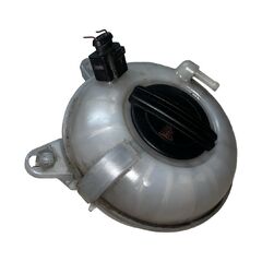 Seat Leon 5F kombi r.v. 2017 nádoba chladící kapaliny 5Q0121407G